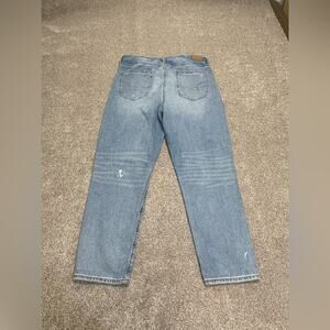 American Eagle woman’s mom jeans sz 14R high waist distress blue jeans nwt